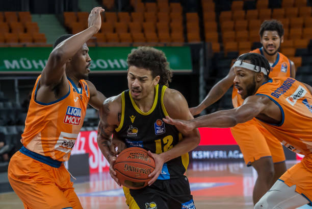 队友同时派 队友同时派