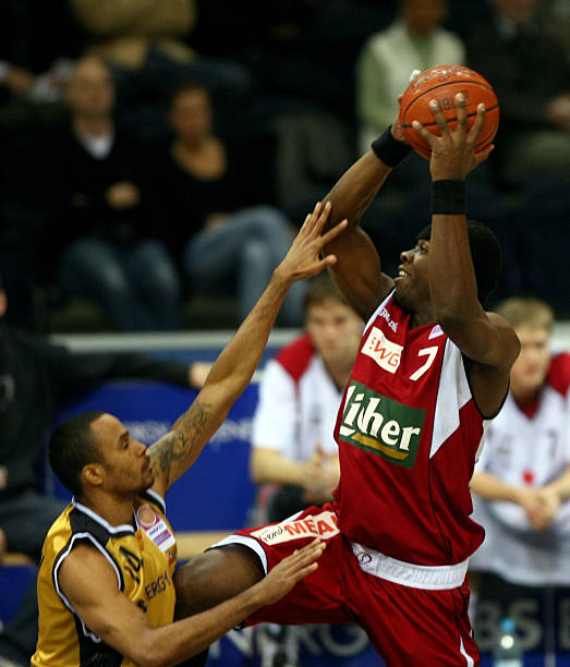 扬尼斯减轻 扬尼斯减轻