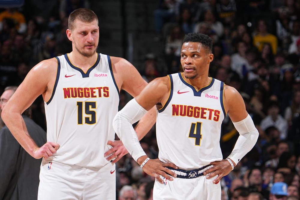 不断施压使 不断施压使